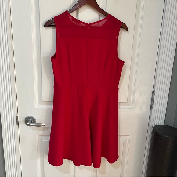Suzy Sheir red dress with sheer on chest and back, flare bottom size large - Picture 3 of 7